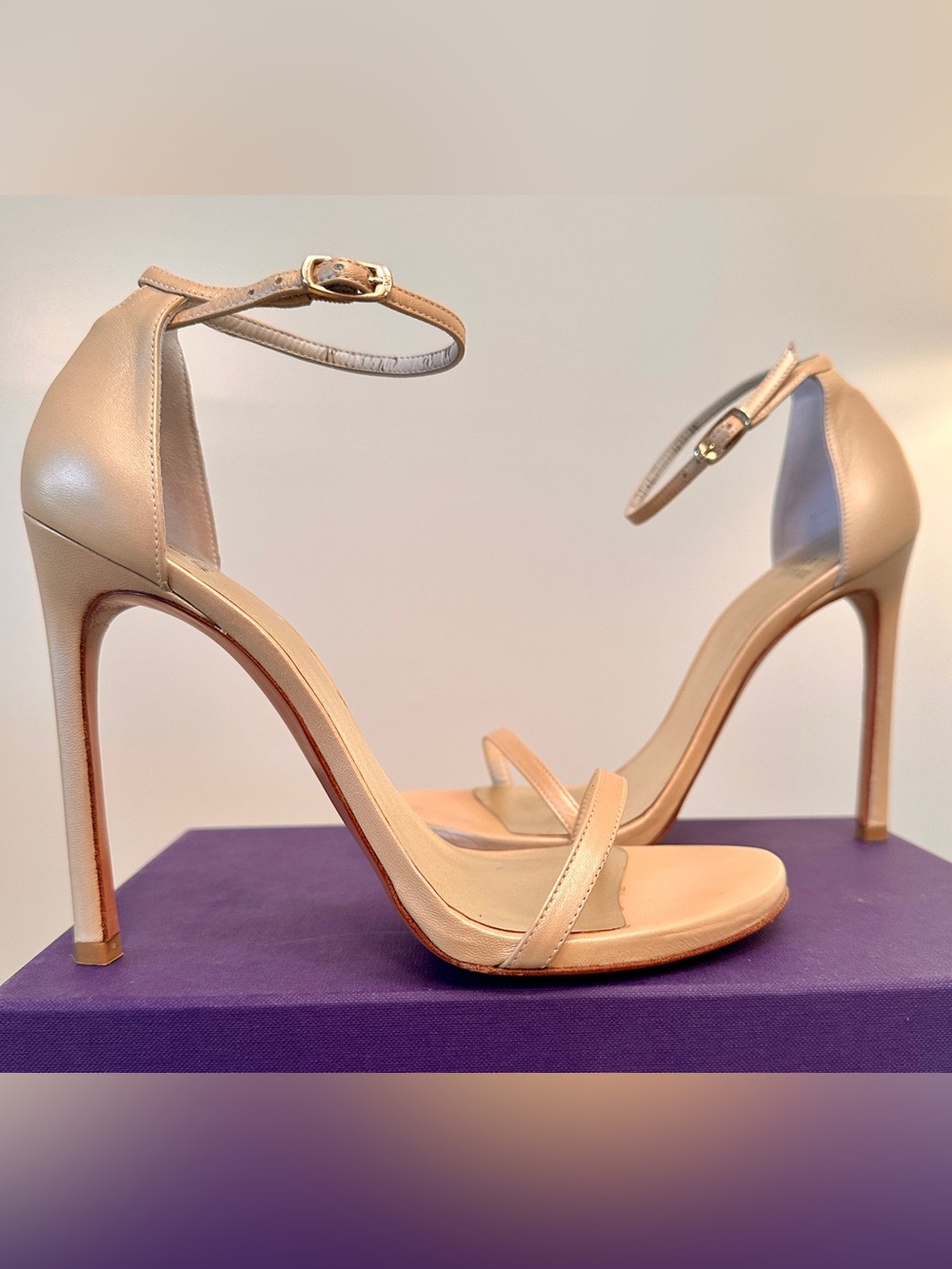 Stuart Weitzman Nudist Sandal Pale Gold Mordore